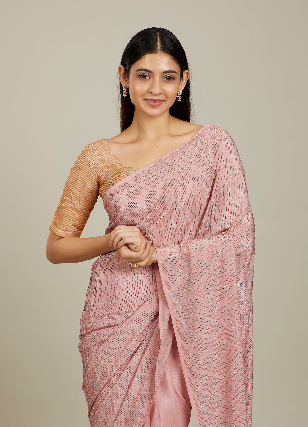 Mohey Women Elegant Peach Chinon Saree