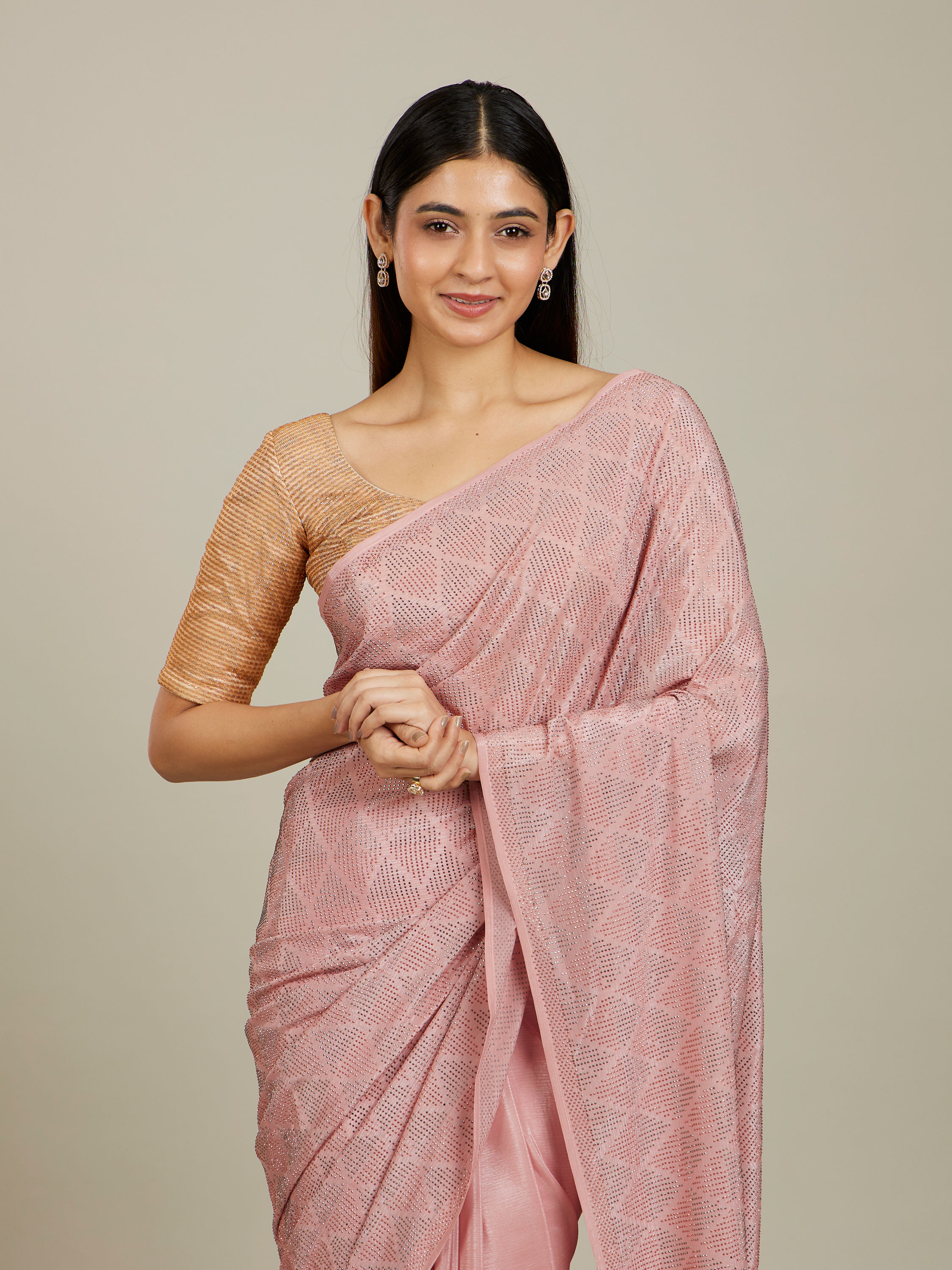 Mohey Women Elegant Peach Chinon Saree