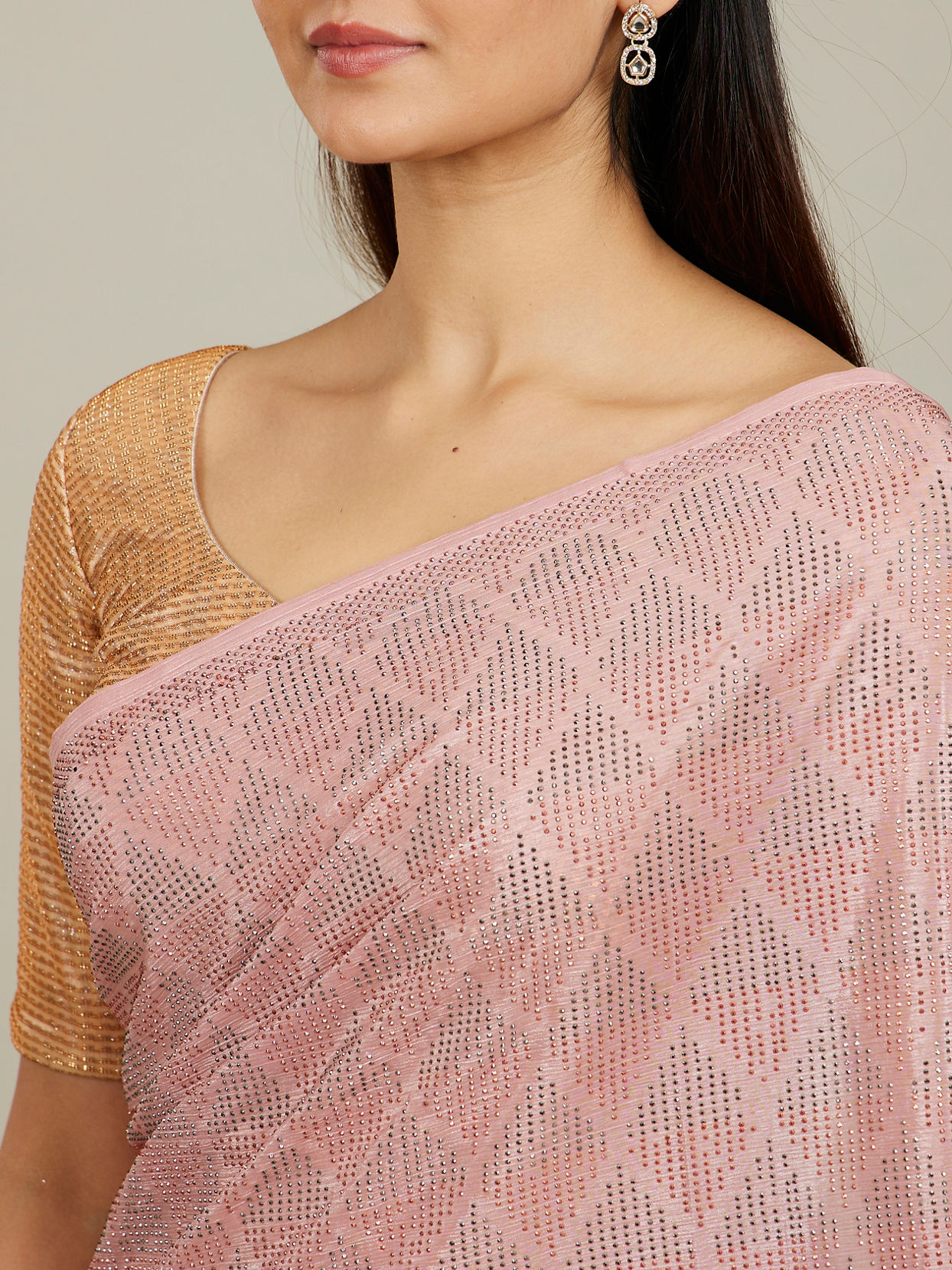 Mohey Women Elegant Peach Chinon Saree