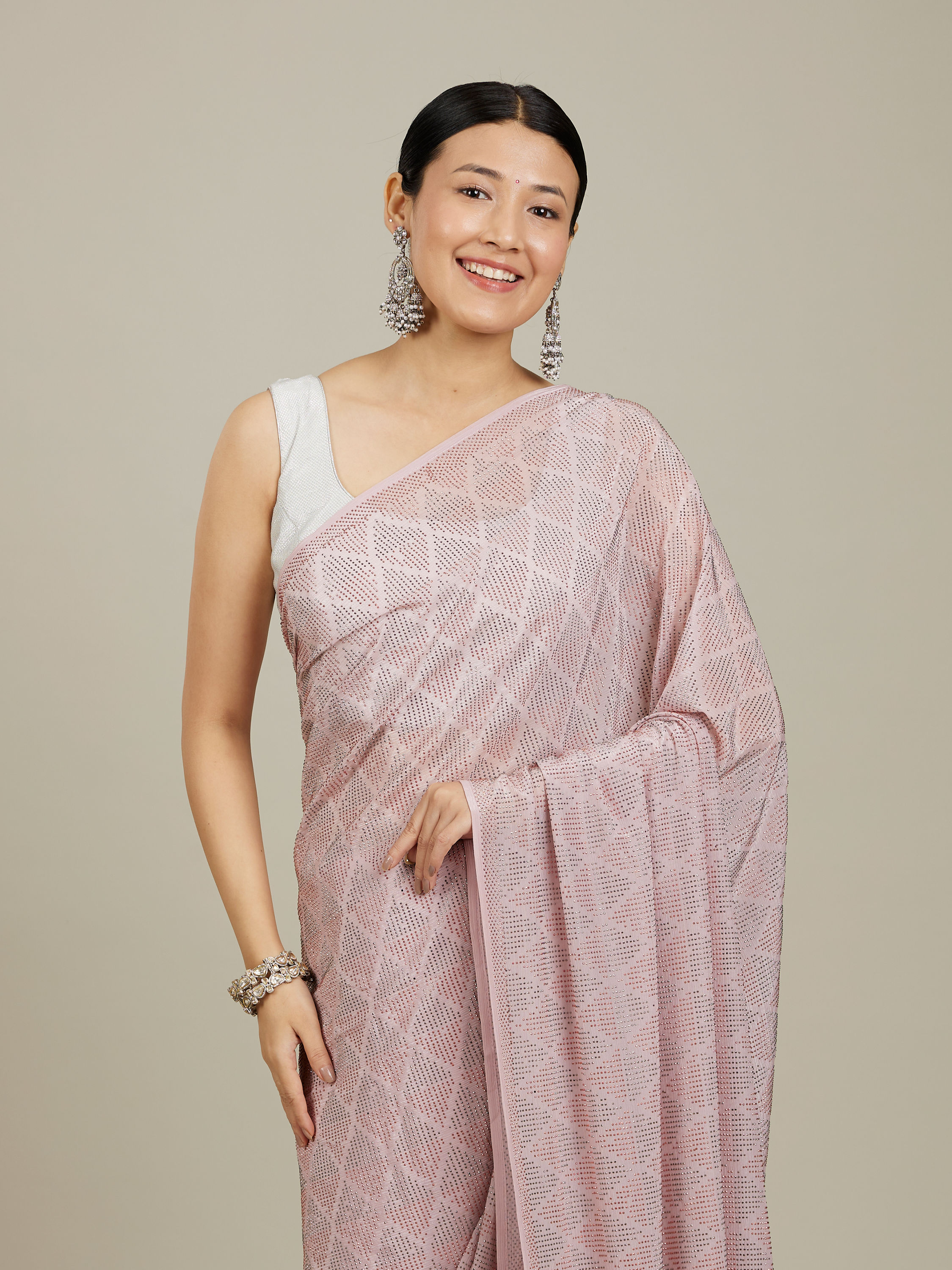 Mohey Women Enchanting Pink Chinon Saree