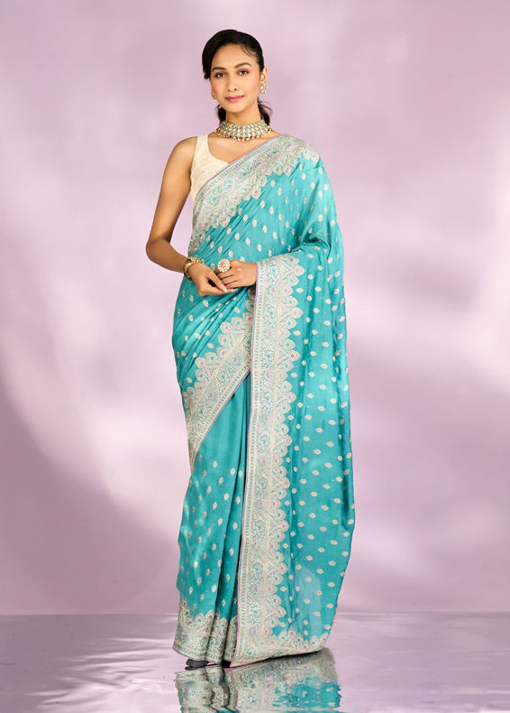 Mohey Women Exquisite Light Blue Saree