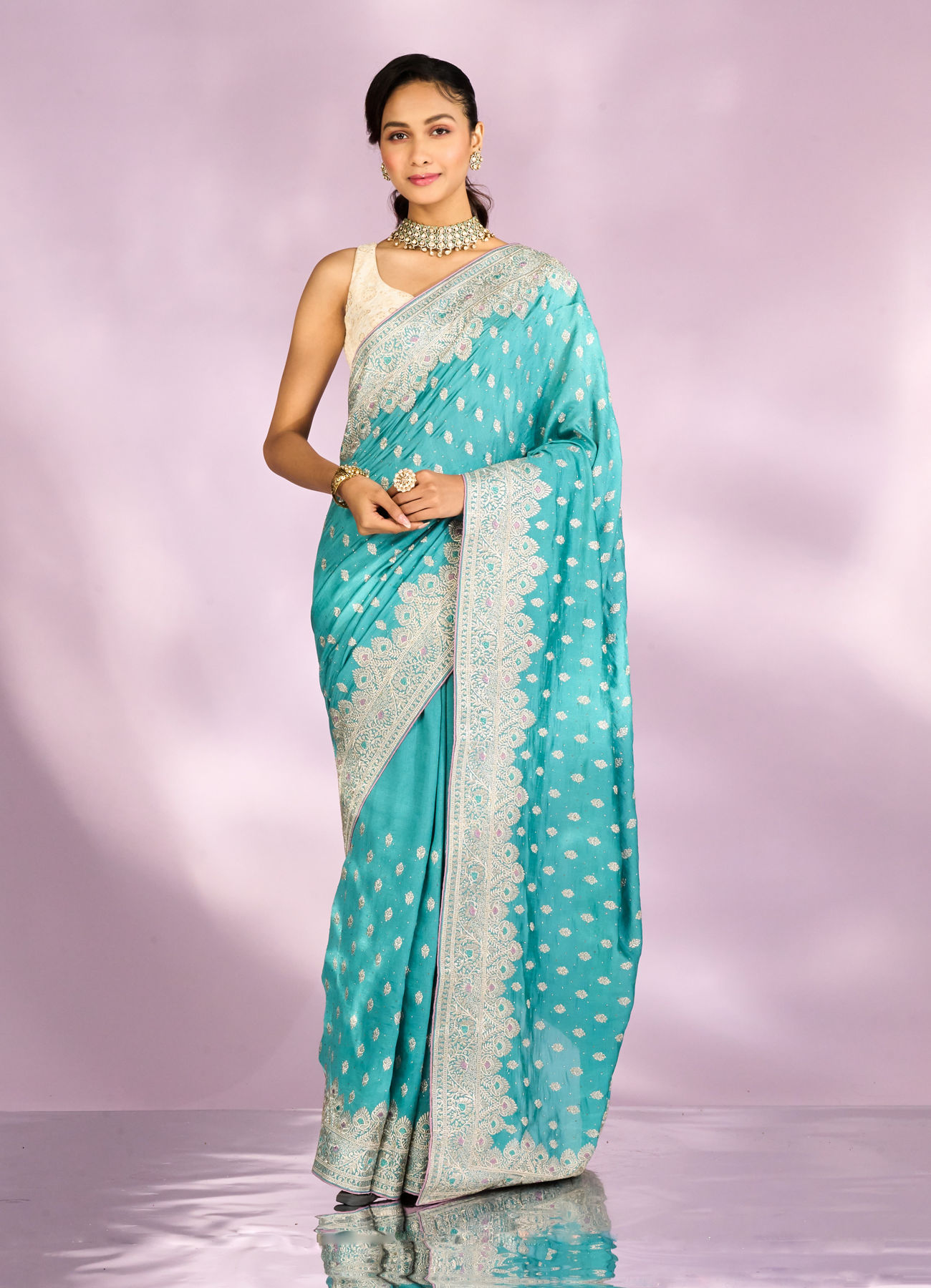Mohey Women Exquisite Light Blue Saree