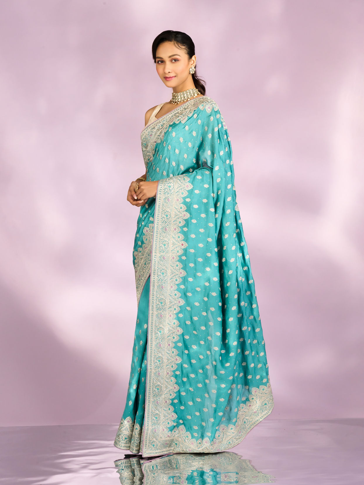 Mohey Women Exquisite Light Blue Saree