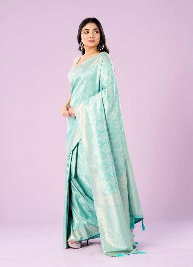 Mohey Women Elegant Light Blue Silken Saree