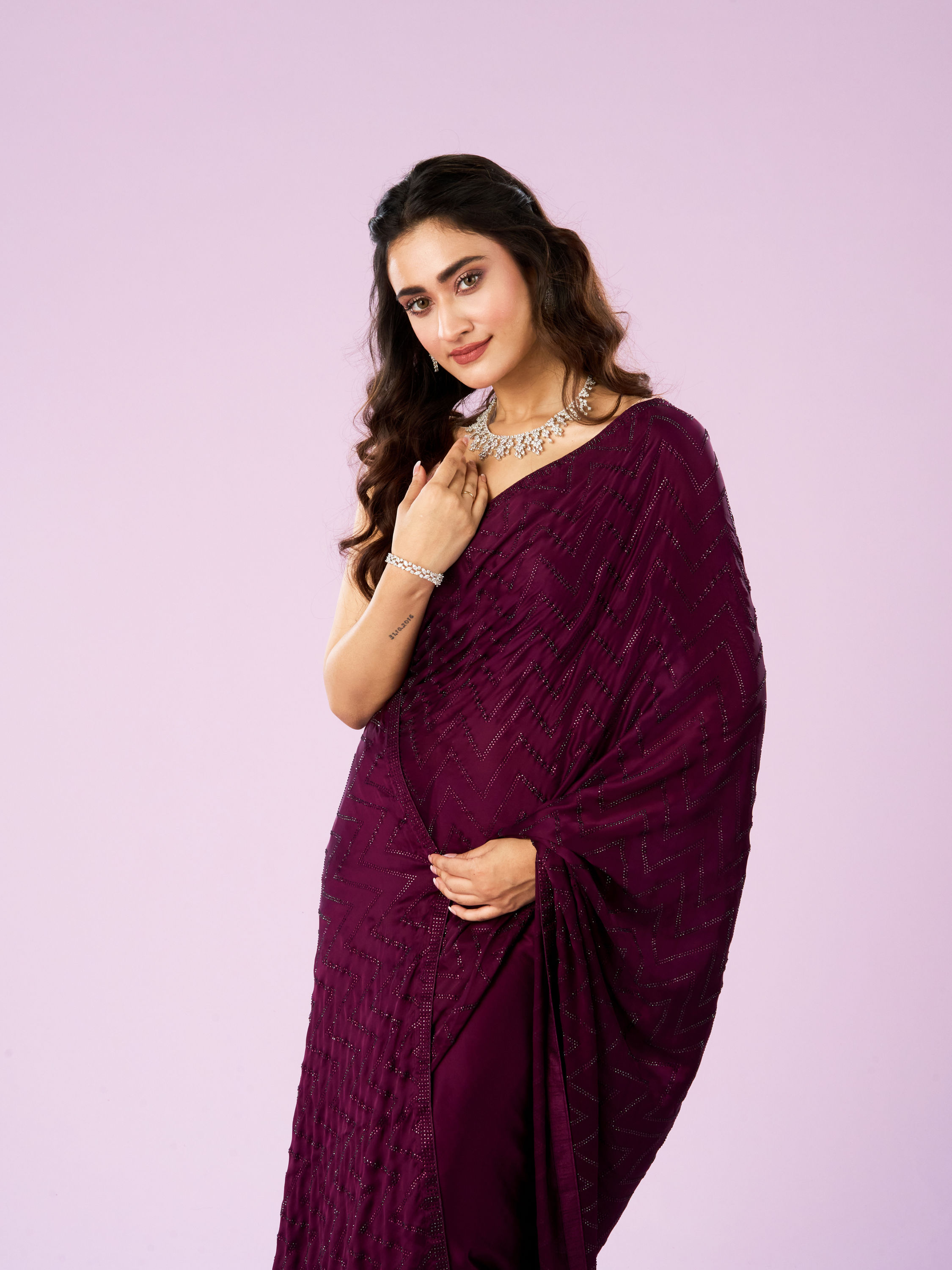 Mohey Women Elegant Wine Satin Saree