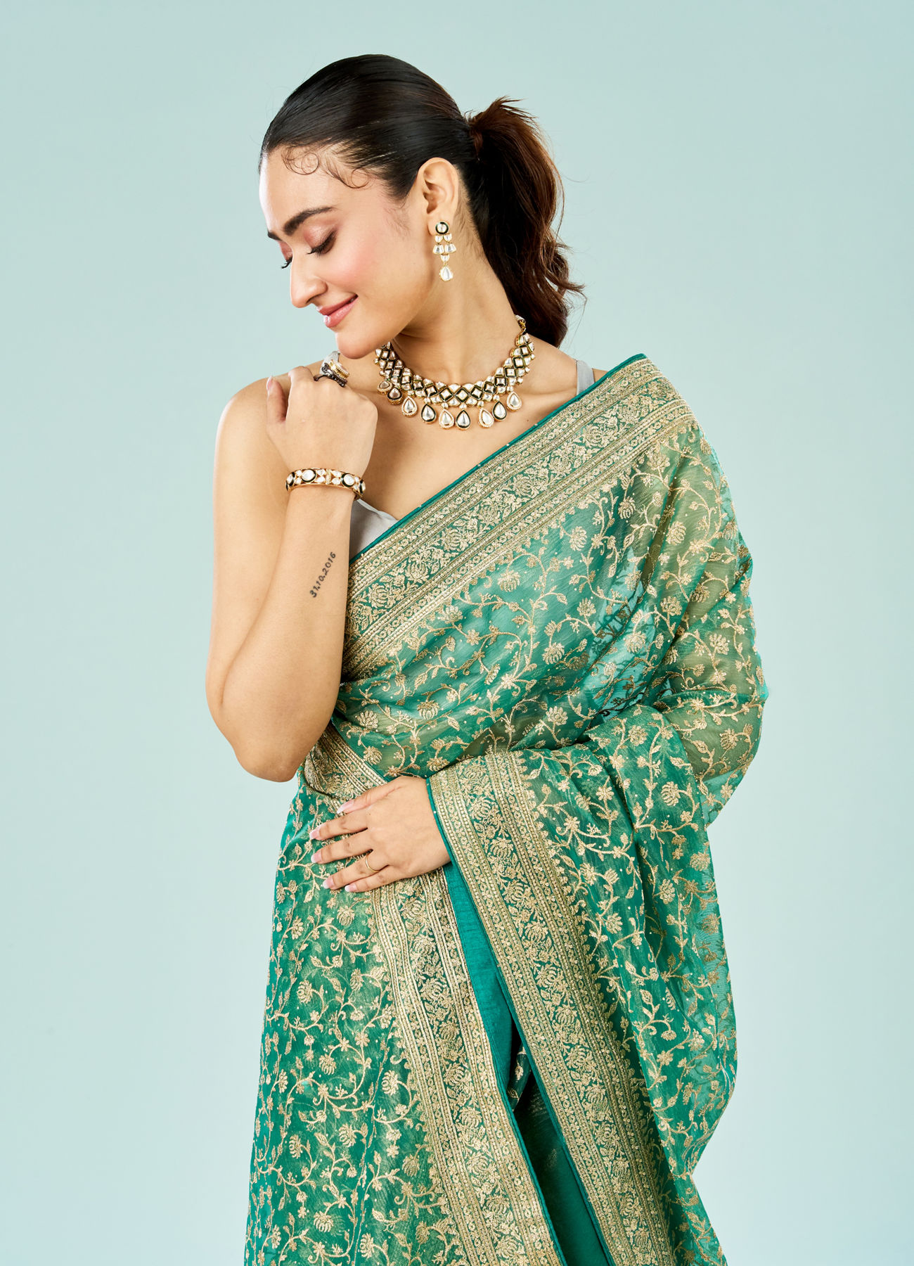 Mohey Women Emerald Enchantress Organza Saree