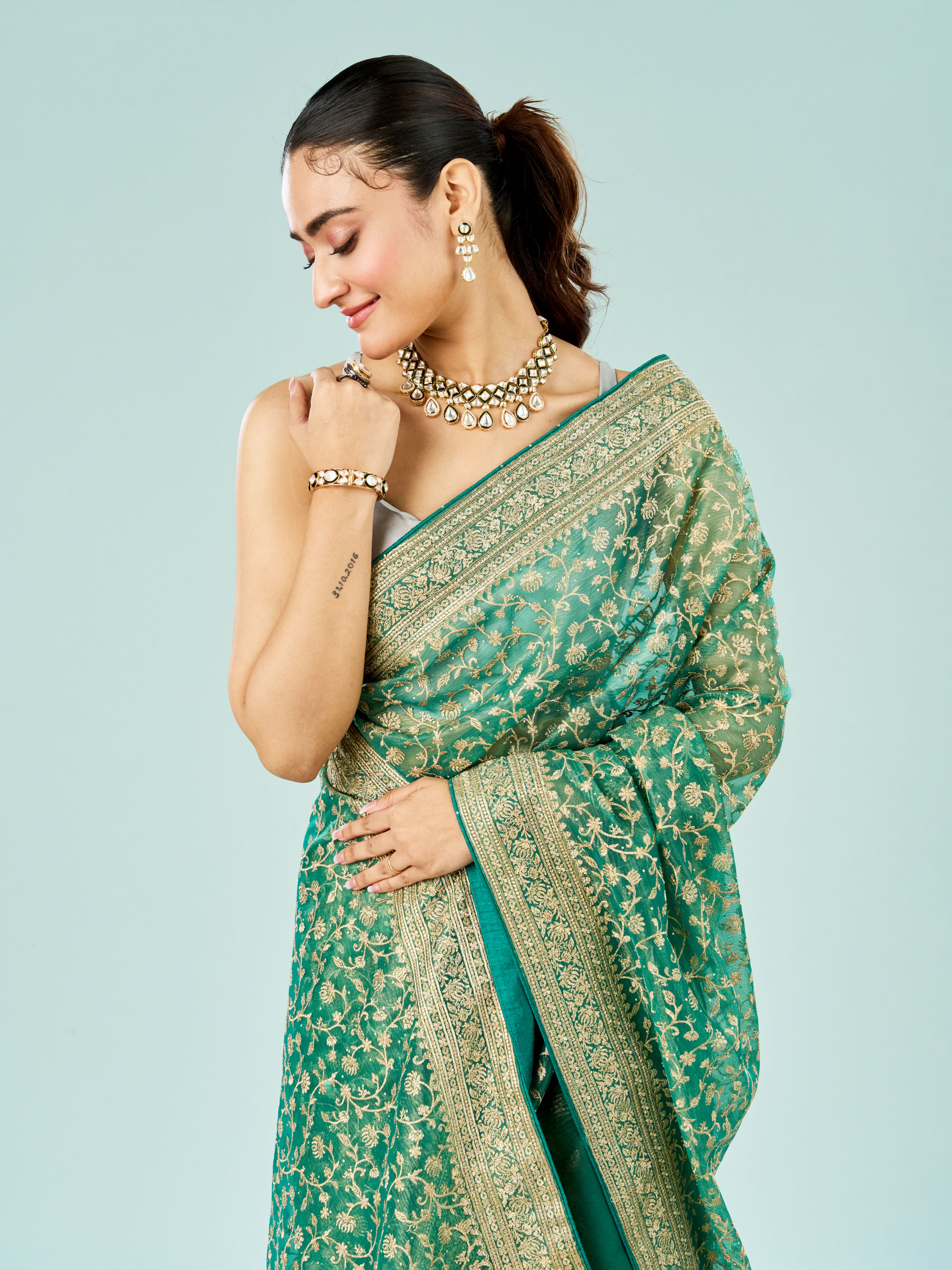 Mohey Women Emerald Enchantress Organza Saree