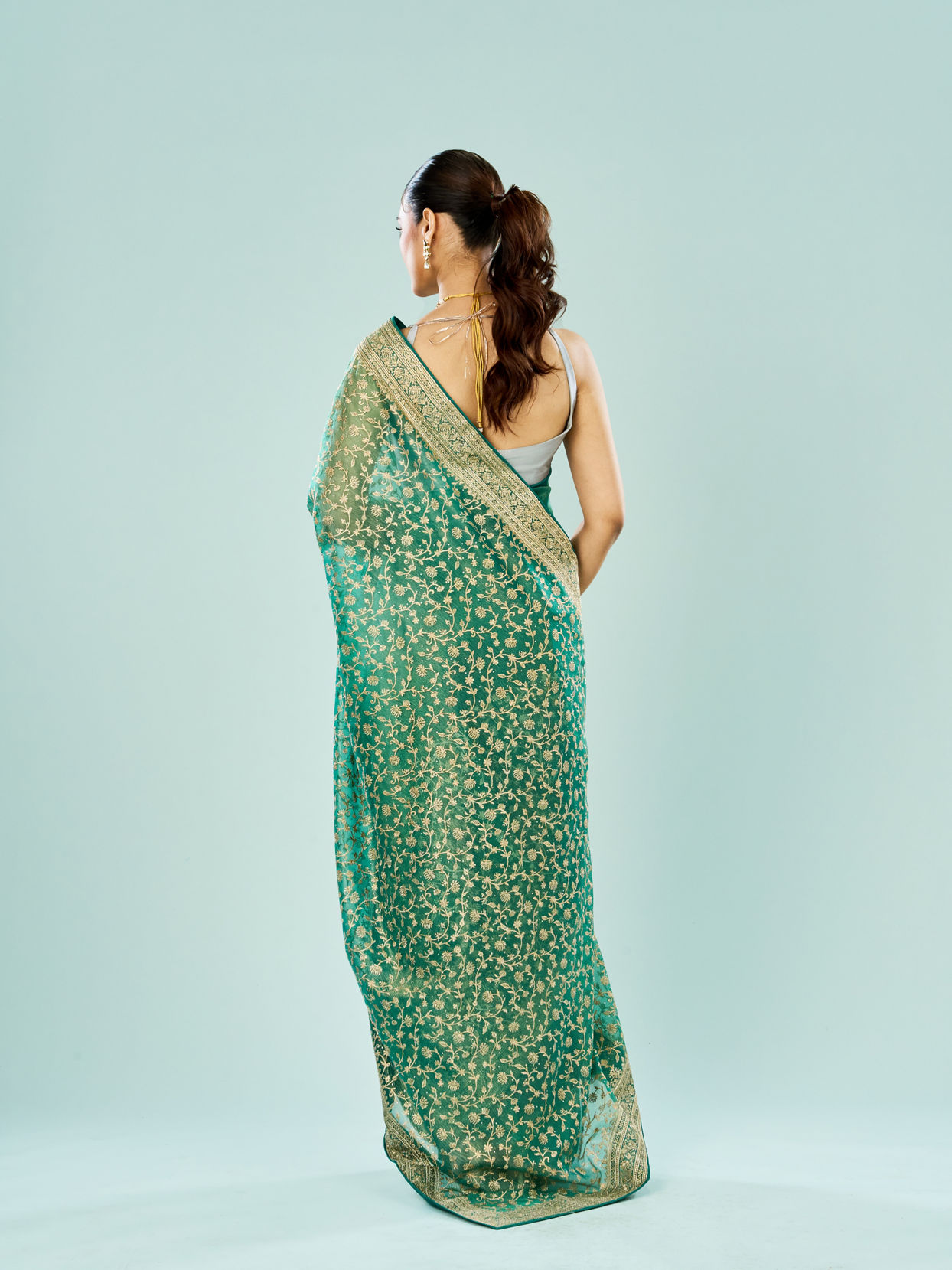 Mohey Women Emerald Enchantress Organza Saree