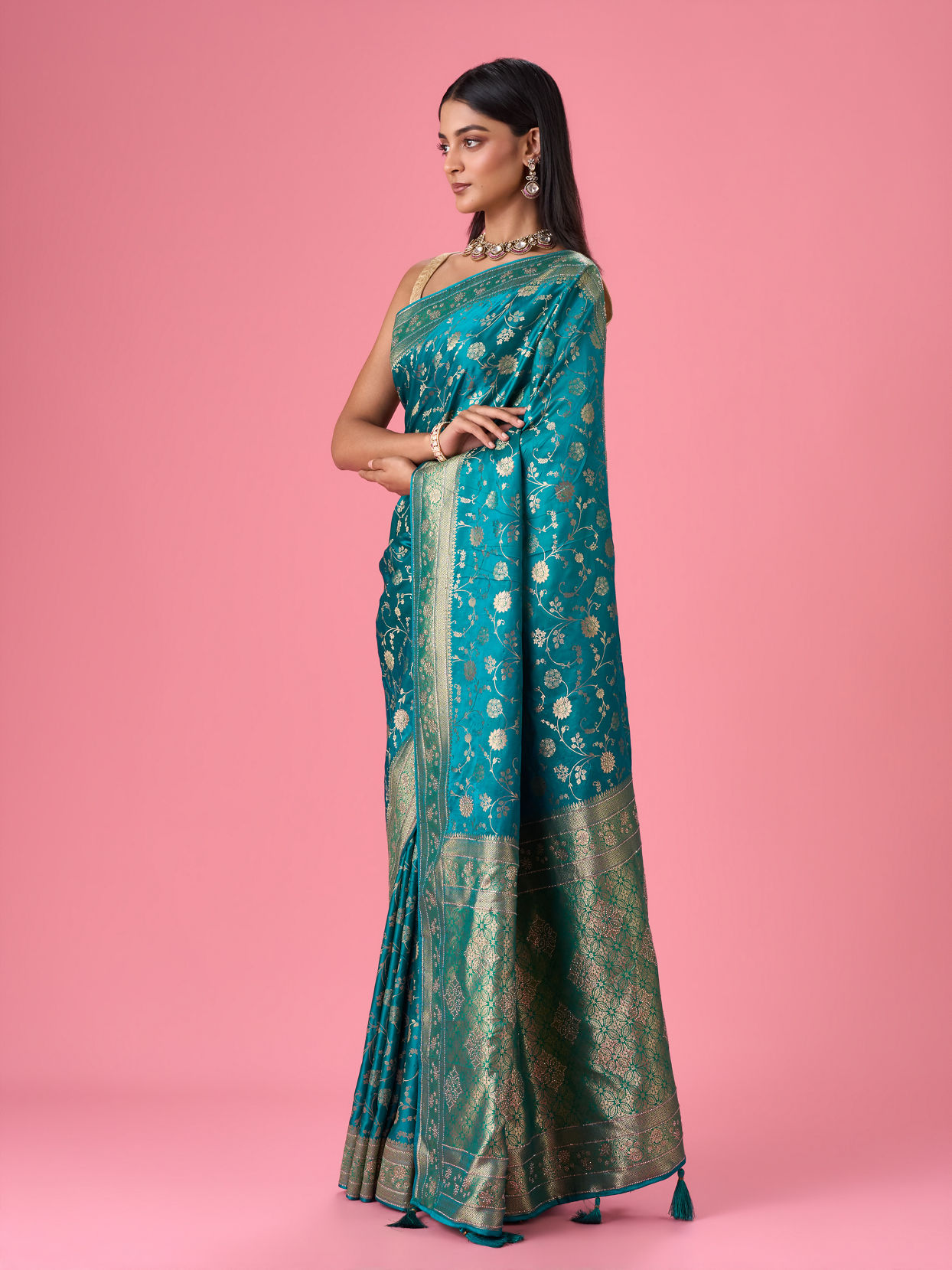 Mohey Women Ravishing Rama Green Banarasi Saree