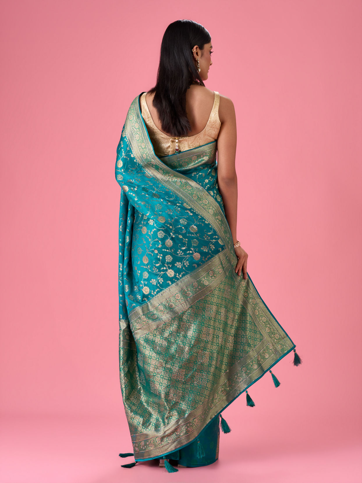 Mohey Women Ravishing Rama Green Banarasi Saree