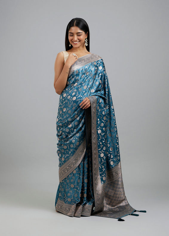 Mohey Women Glittering Light Blue Saree