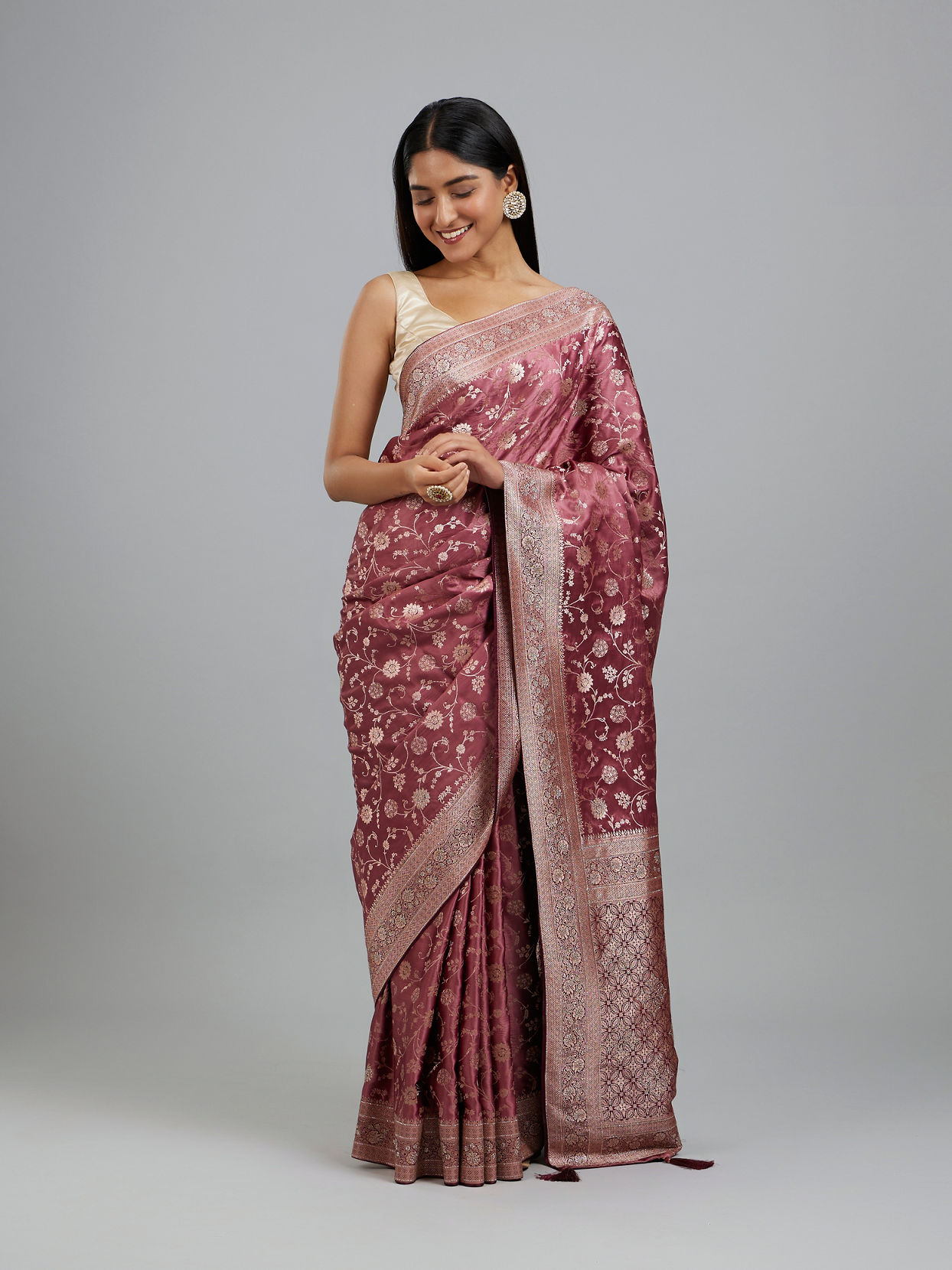 Mohey Women Dusty Pink Elegance Saree