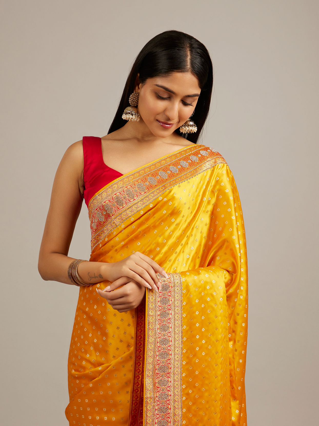 Mohey Women Mustard Yellow Elegance Saree