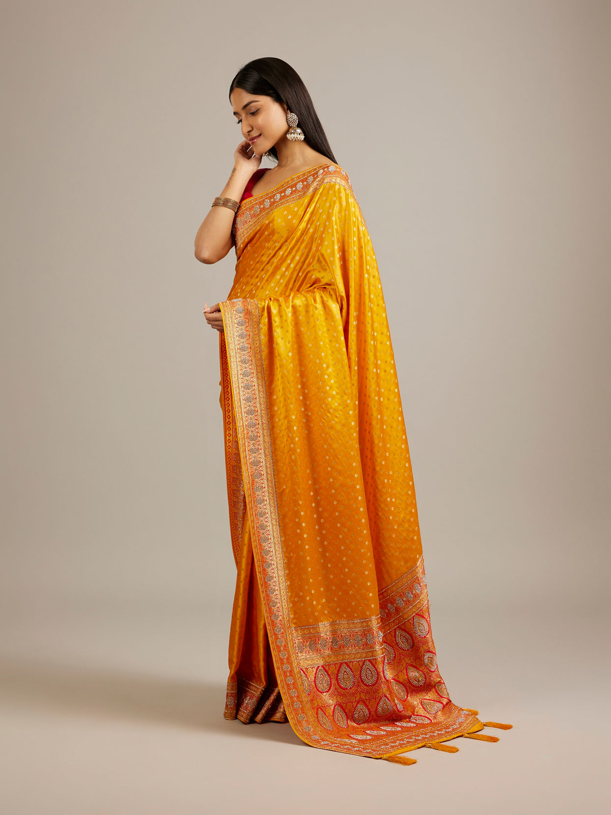 Mohey Women Mustard Yellow Elegance Saree