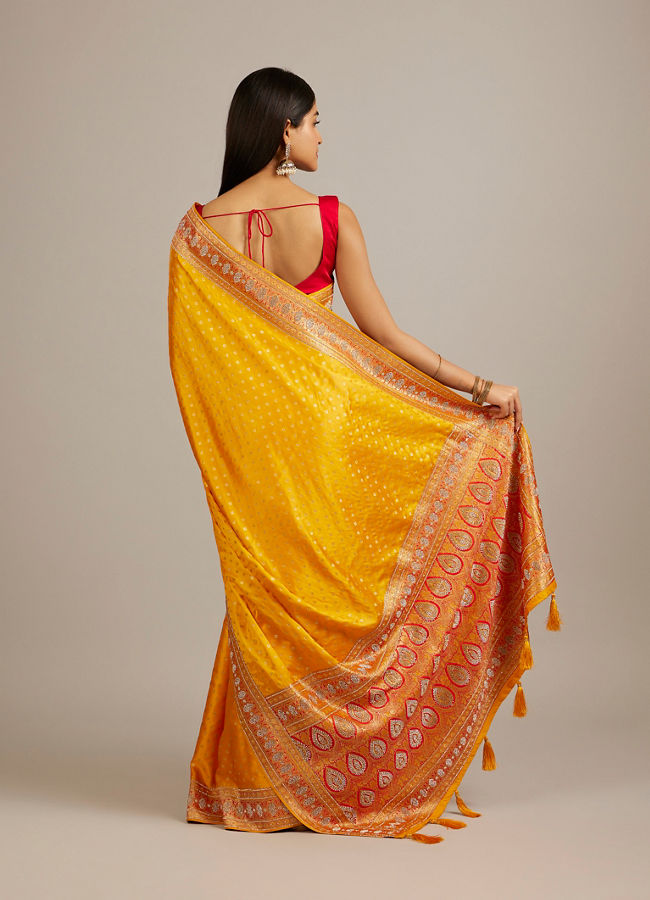 Mohey Women Mustard Yellow Elegance Saree