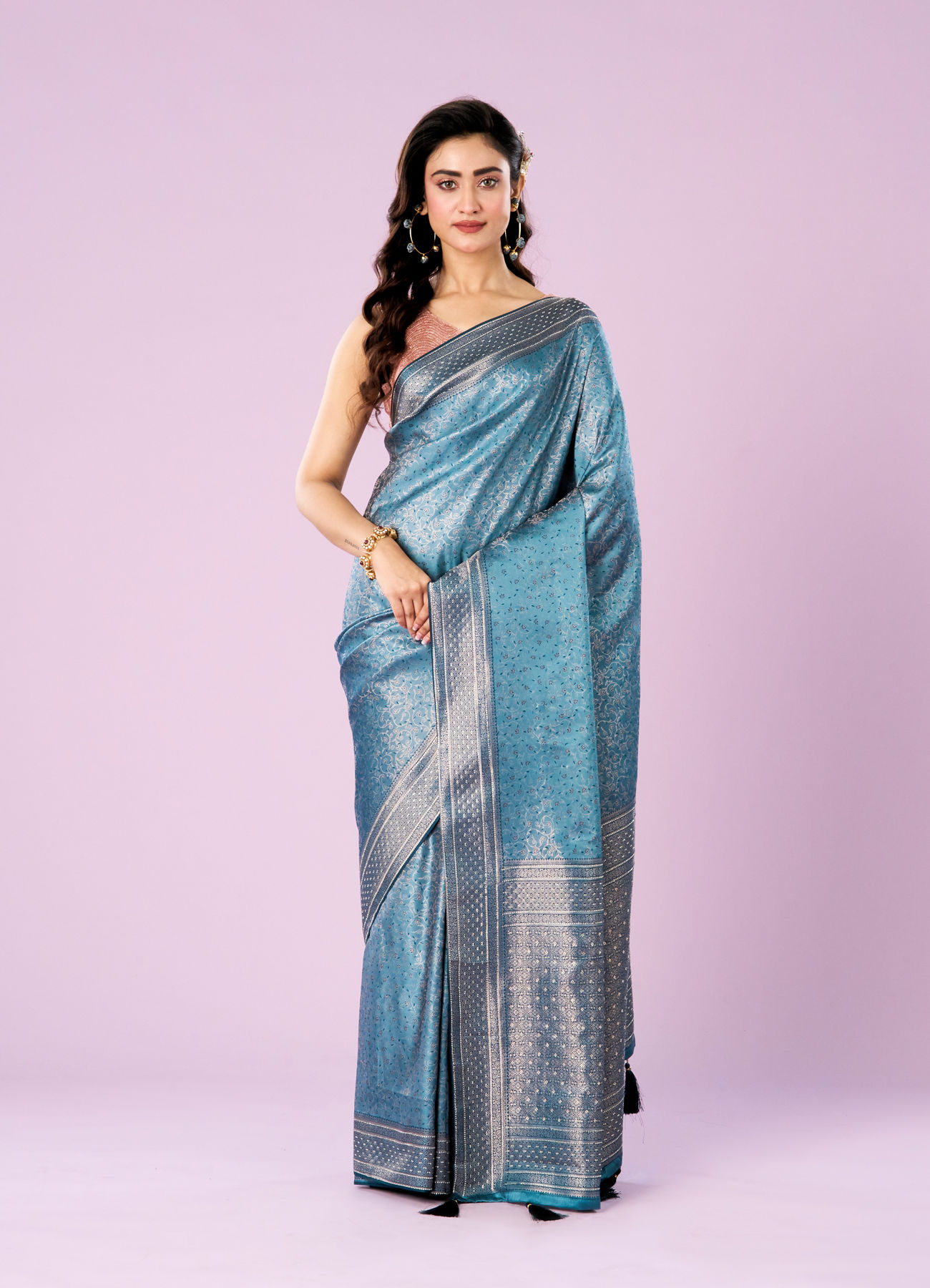 Mohey Women Elegant Blue Silk Crepe Saree