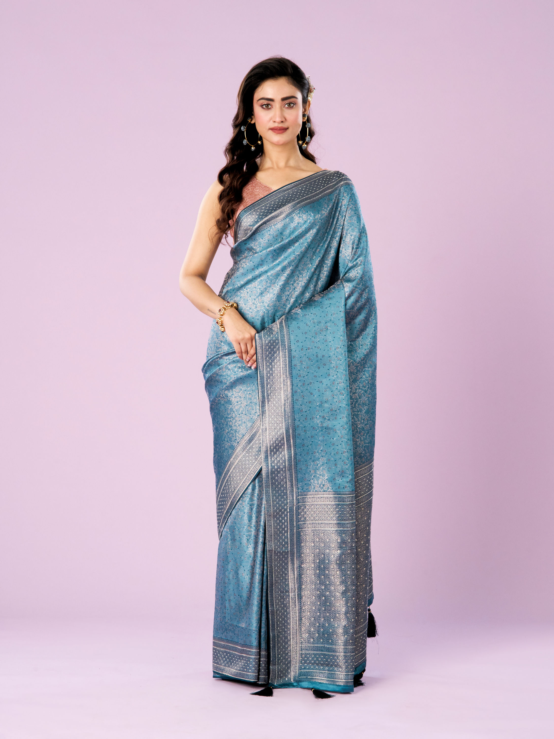 Mohey Women Elegant Blue Silk Crepe Saree
