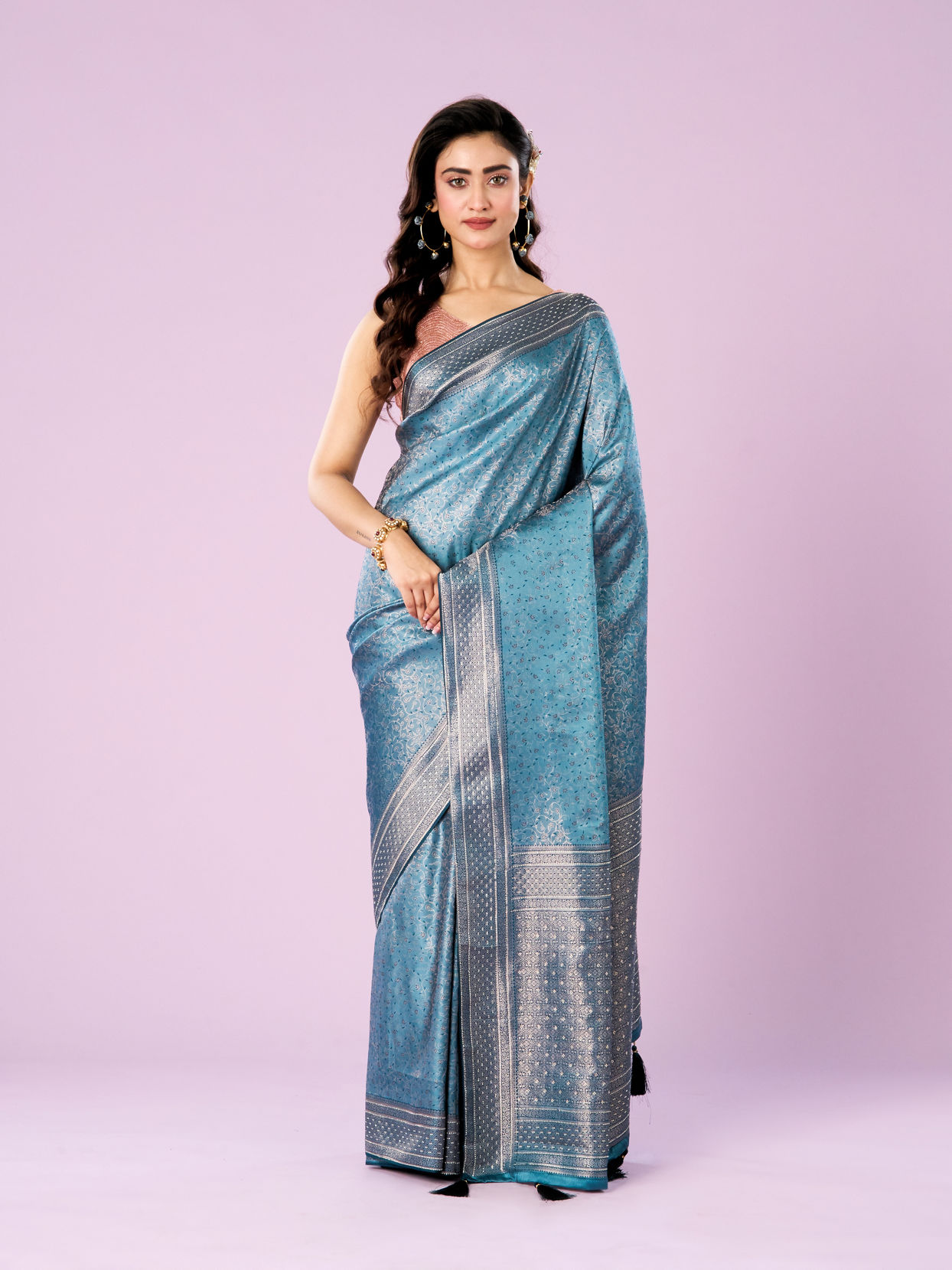 Mohey Women Elegant Blue Silk Crepe Saree