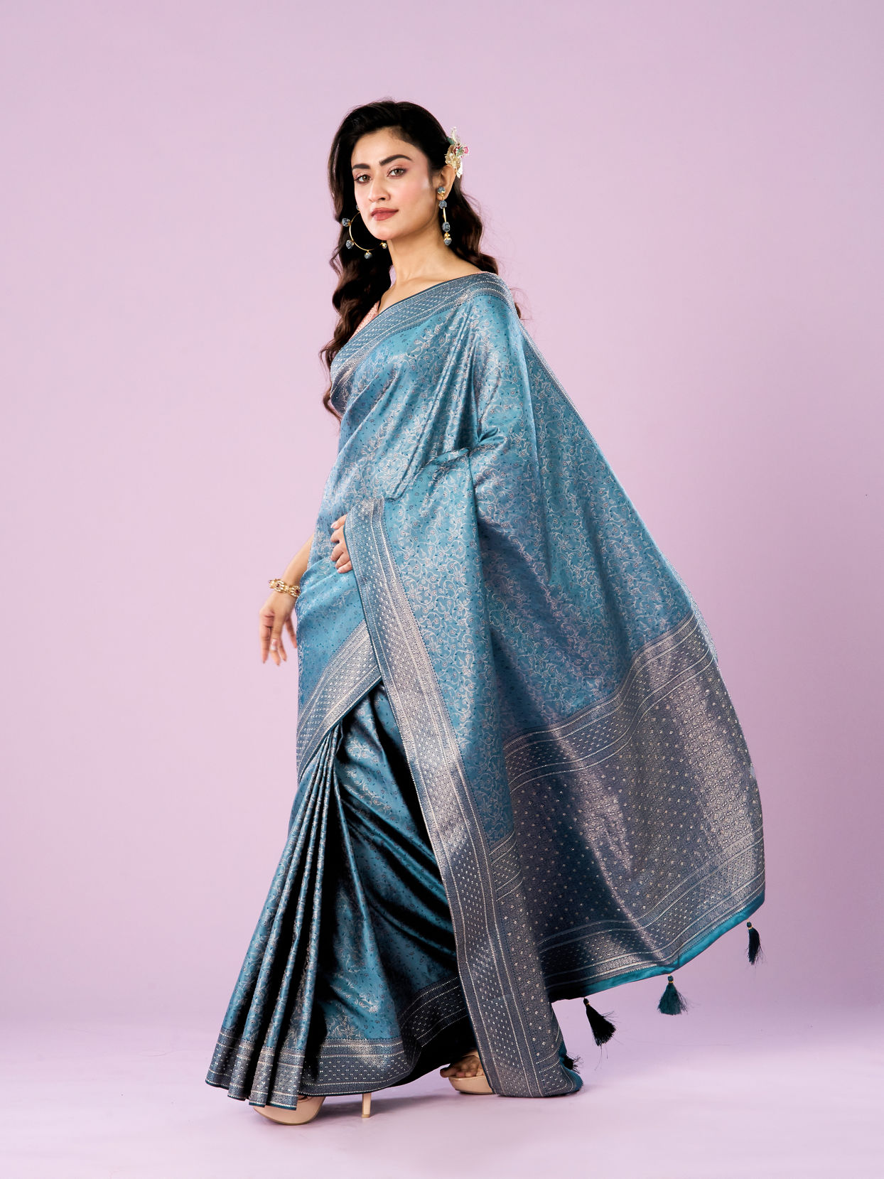 Mohey Women Elegant Blue Silk Crepe Saree
