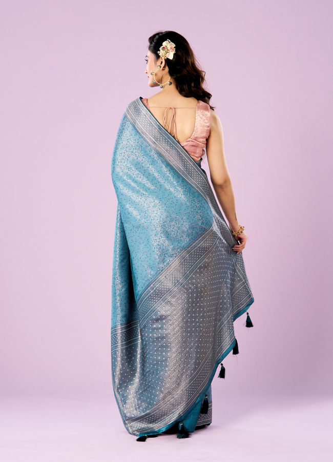 Mohey Women Elegant Blue Silk Crepe Saree