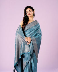 Mohey Women Elegant Blue Silk Crepe Saree