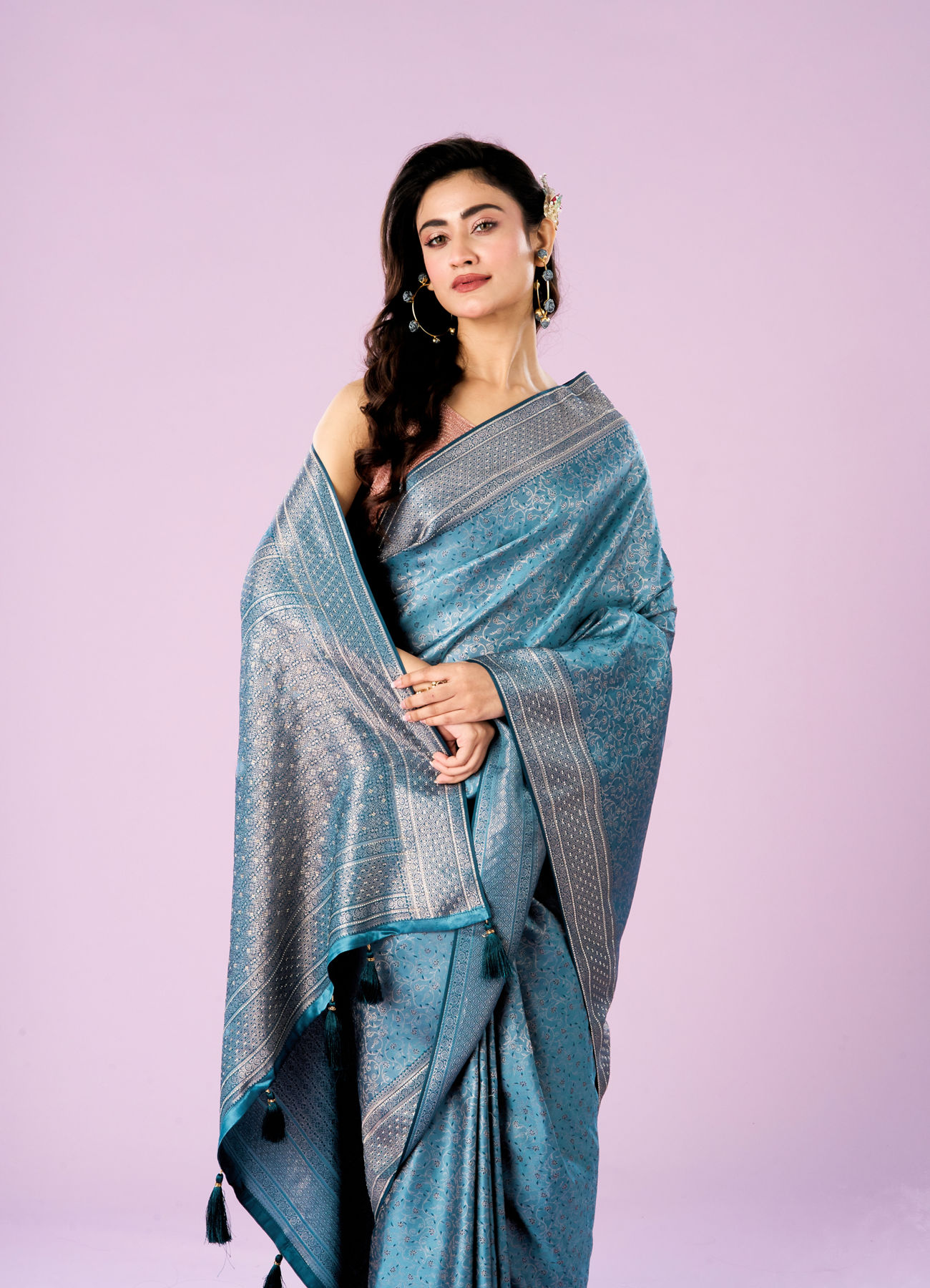 Mohey Women Elegant Blue Silk Crepe Saree