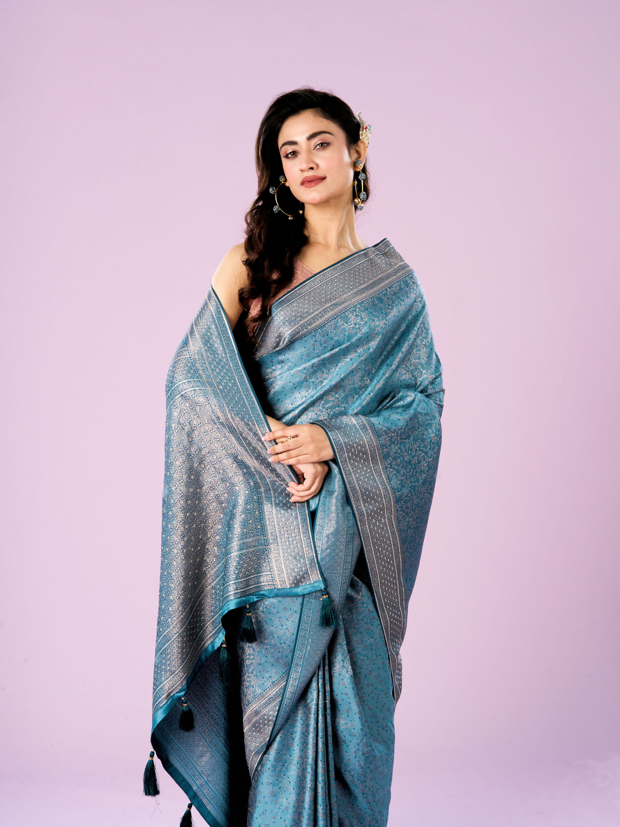 Mohey Women Elegant Blue Silk Crepe Saree