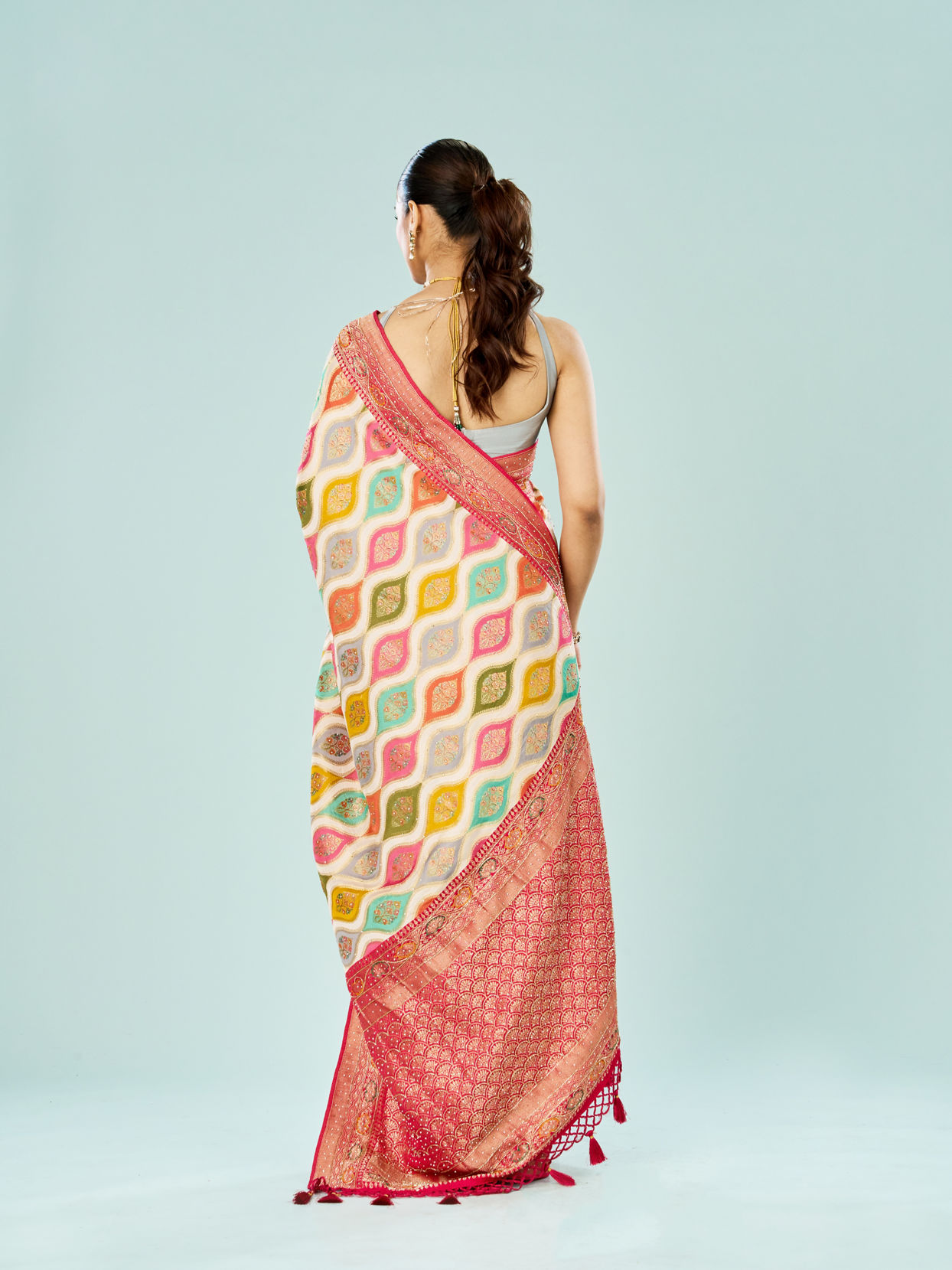 Mohey Women Radiant Cream Satin Saree