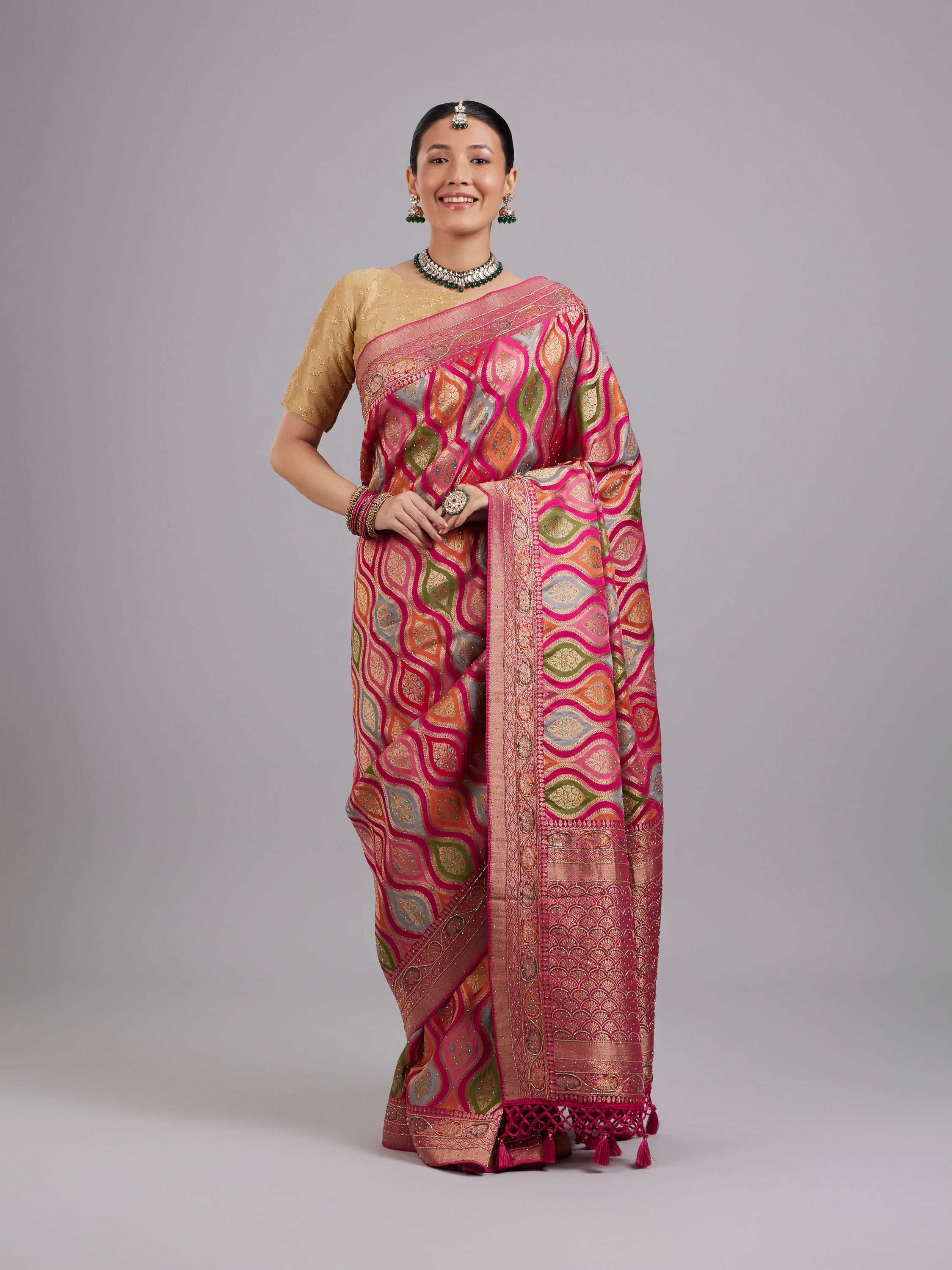 Mohey Women Enchanting Pink Satin Saree