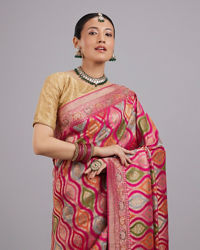 Mohey Women Enchanting Pink Satin Saree