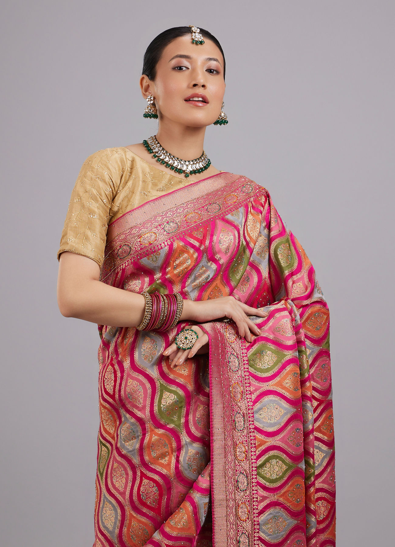 Mohey Women Enchanting Pink Satin Saree