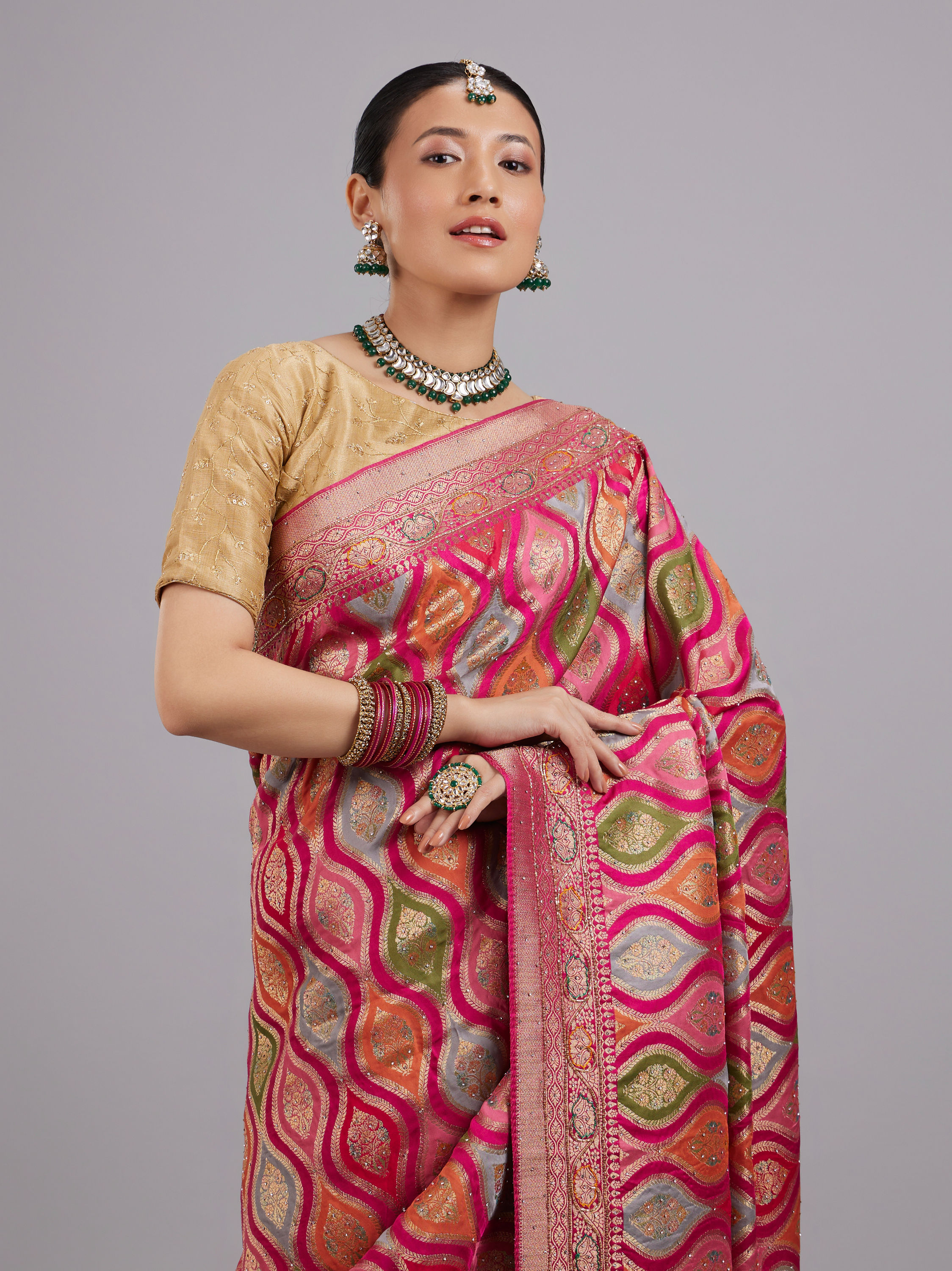 Mohey Women Enchanting Pink Satin Saree