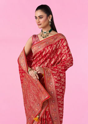 Mohey Women Fiery Red Elegance Banarasi Saree