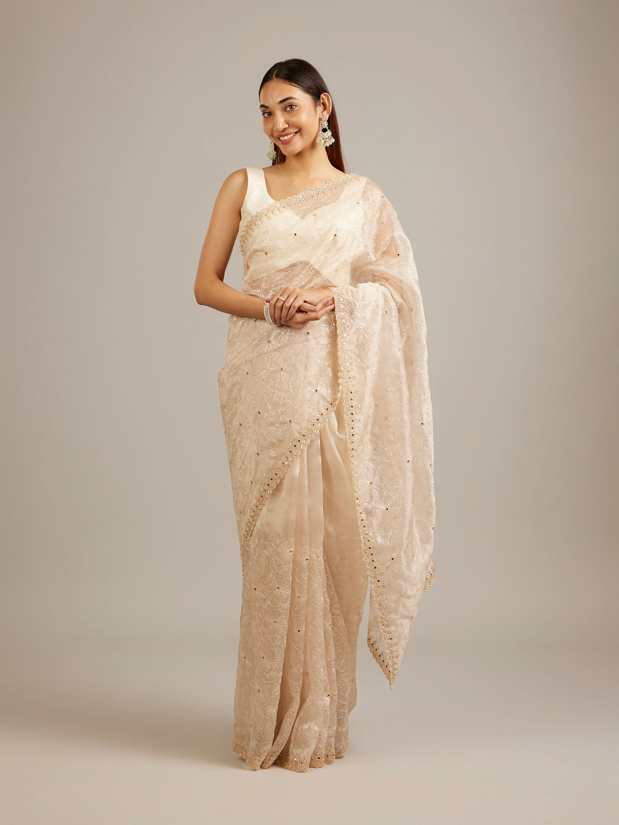 Mohey Women Elegant Cream Classic Saree