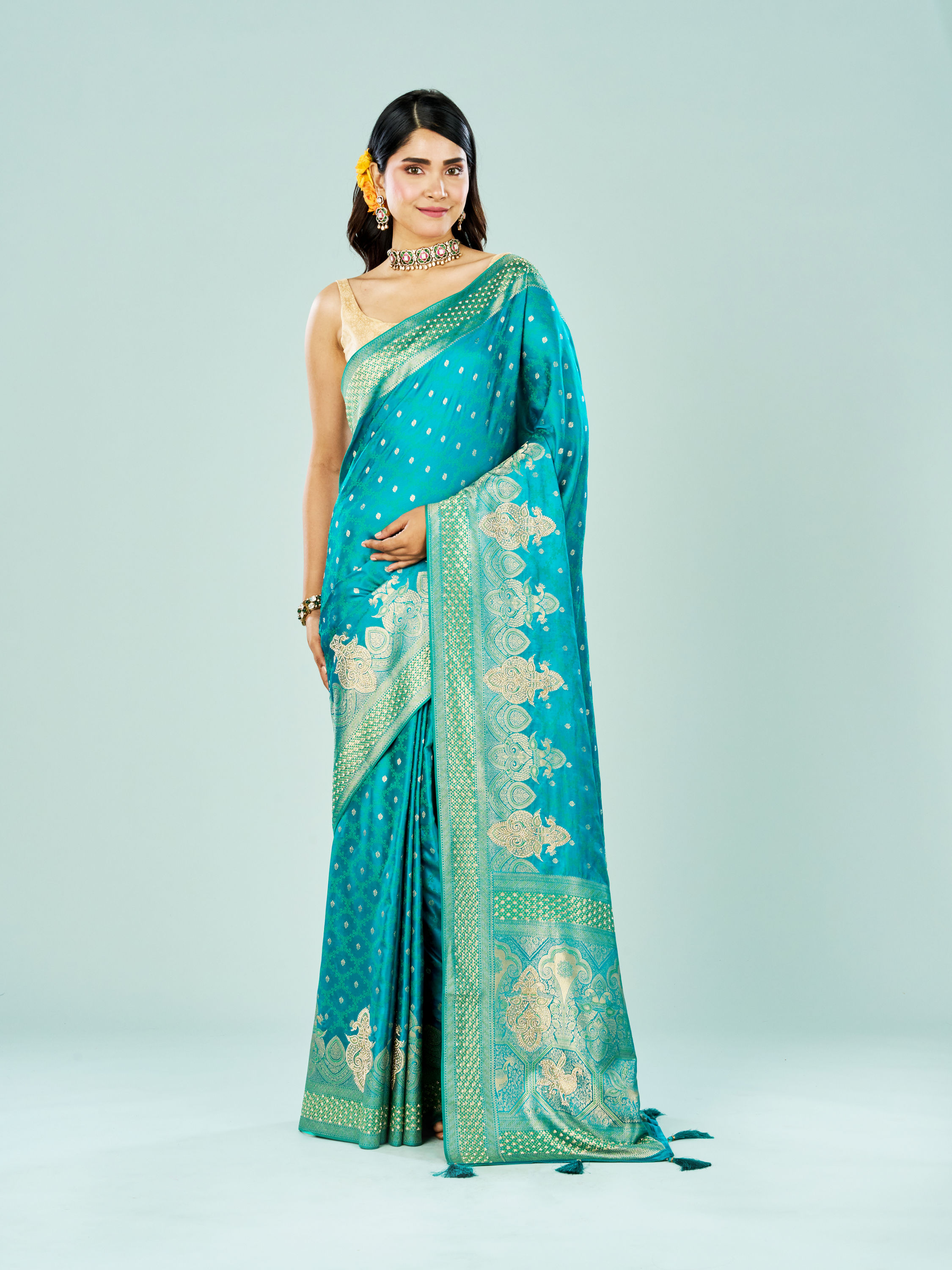 Mohey Women Elegance Defined Rama Green Saree