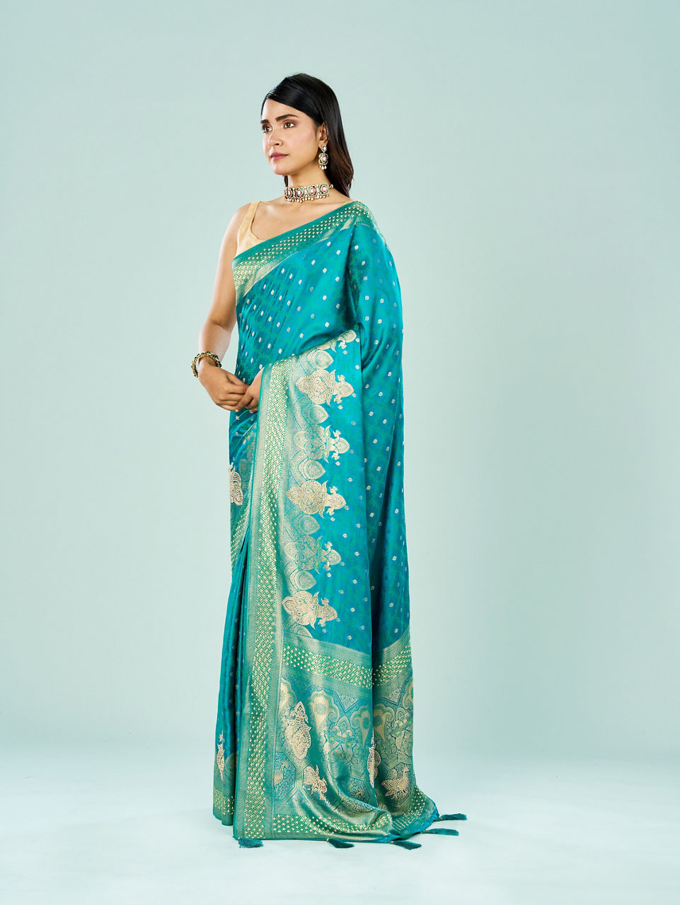 Mohey Women Elegance Defined Rama Green Saree
