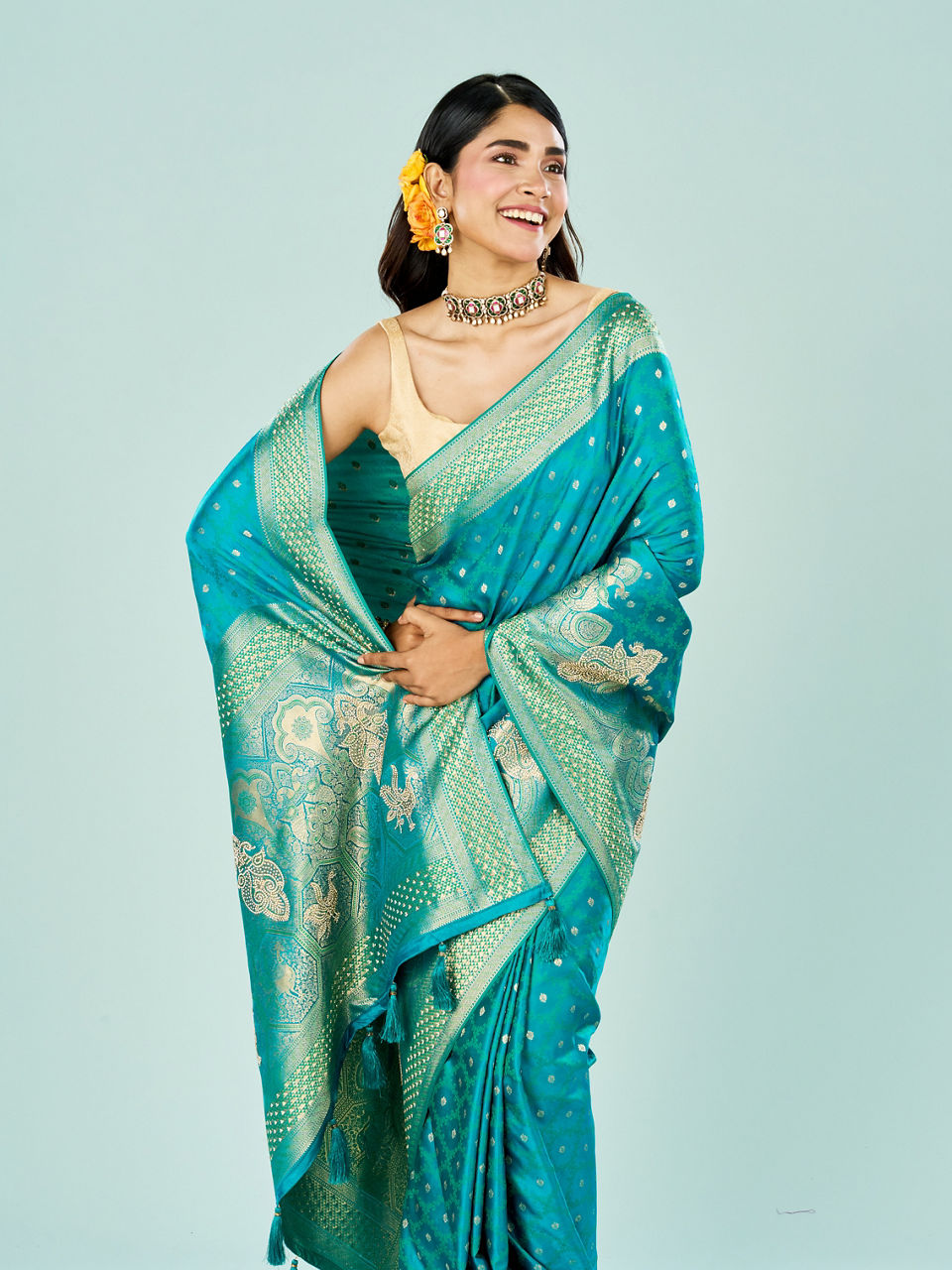 Mohey Women Elegance Defined Rama Green Saree
