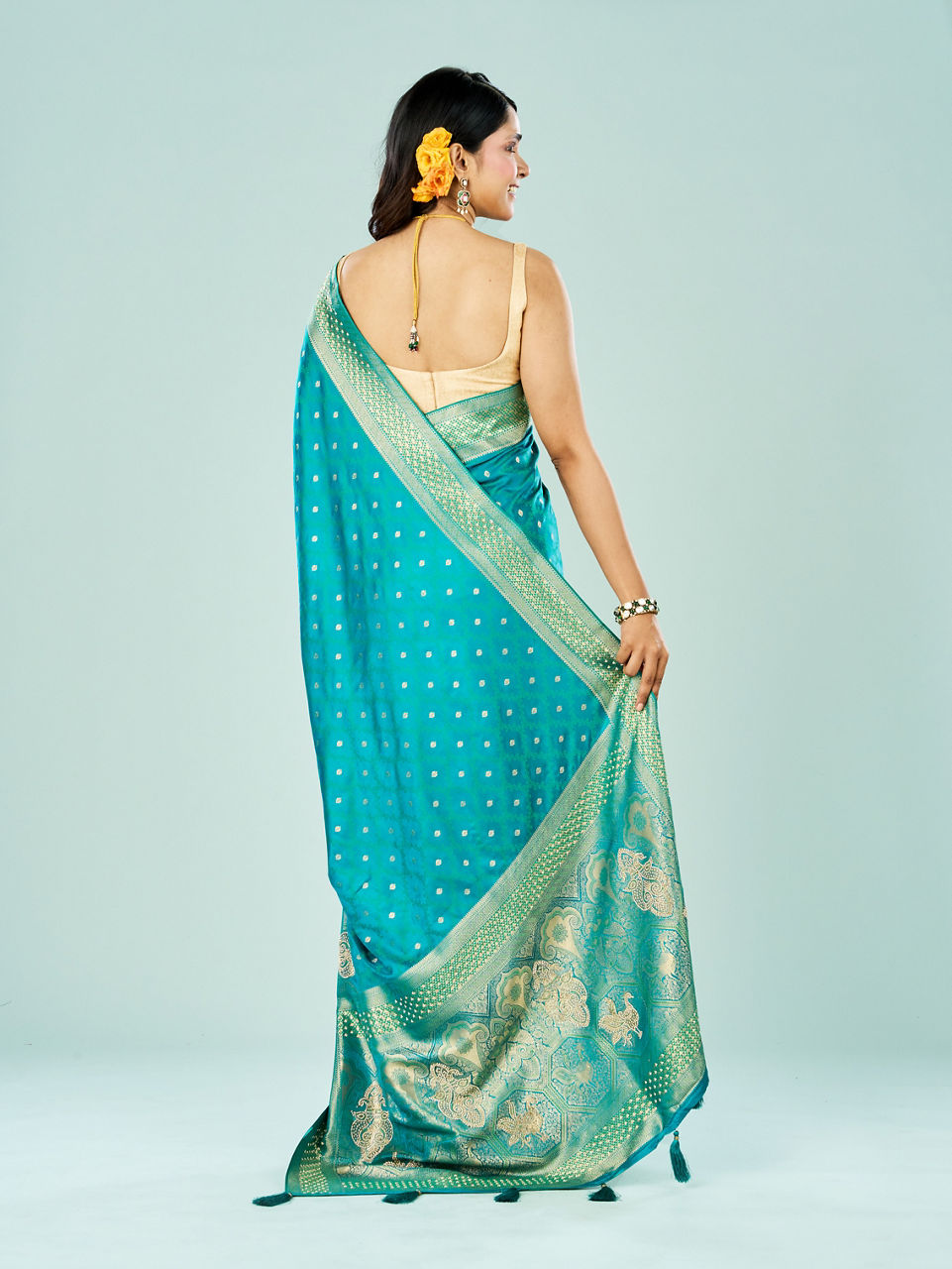 Mohey Women Elegance Defined Rama Green Saree