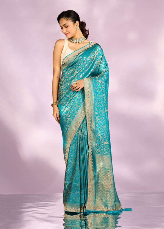 Mohey Women Emerald Enchantment Saree