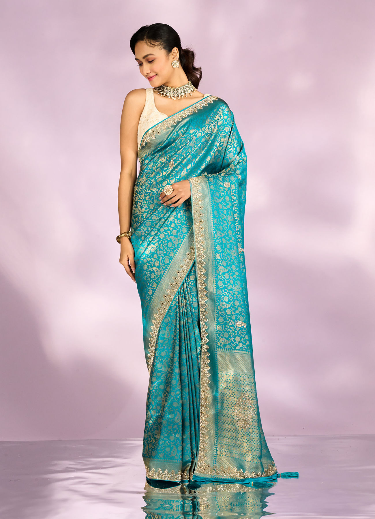 Mohey Women Emerald Enchantment Saree