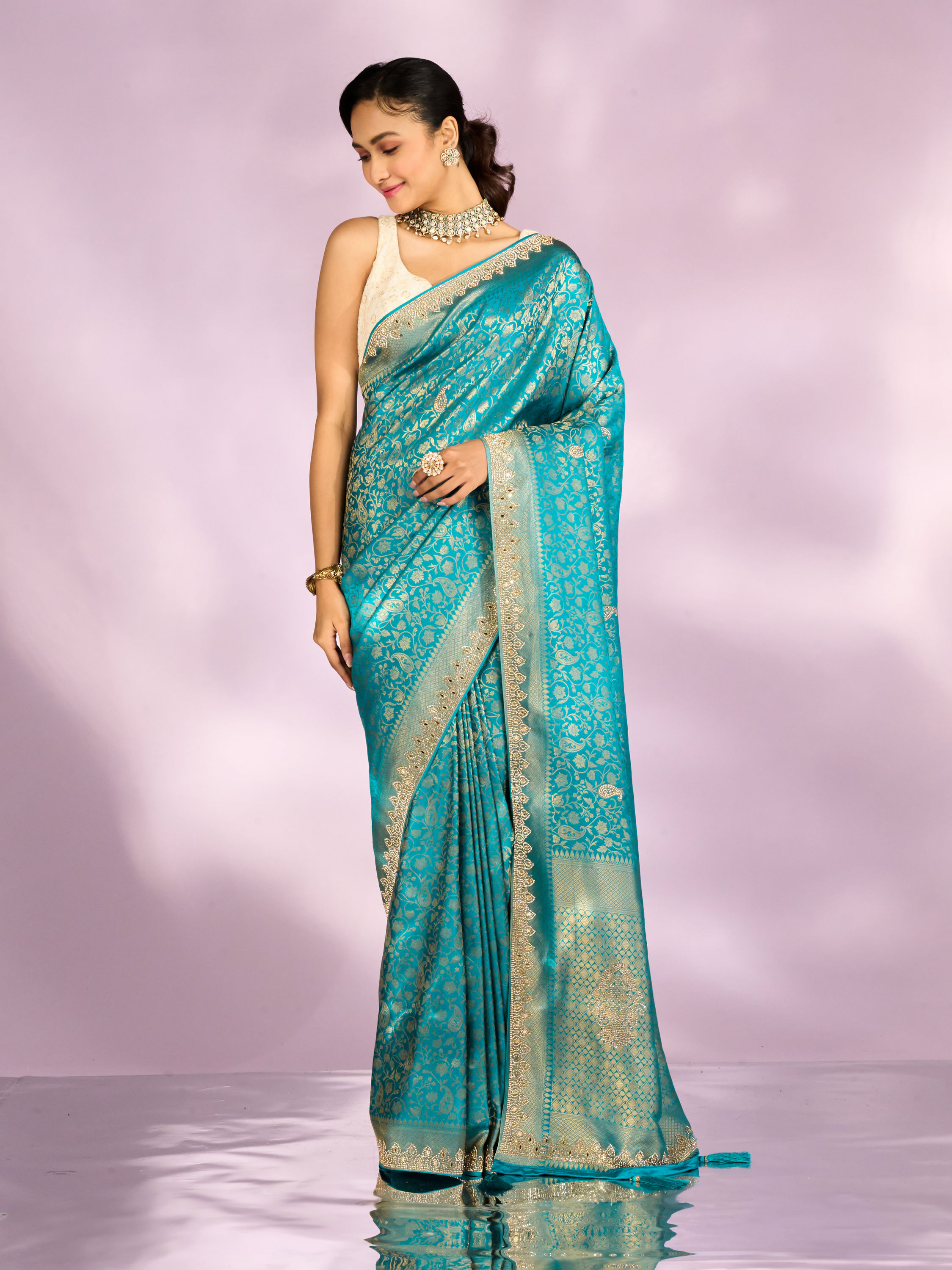 Mohey Women Emerald Enchantment Saree