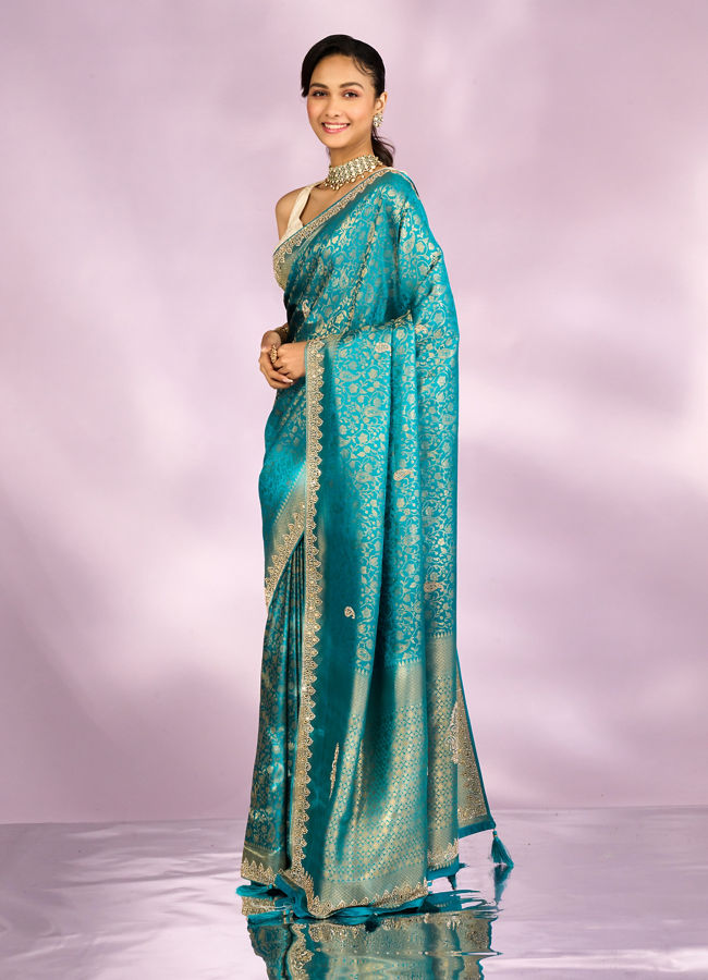 Mohey Women Emerald Enchantment Saree