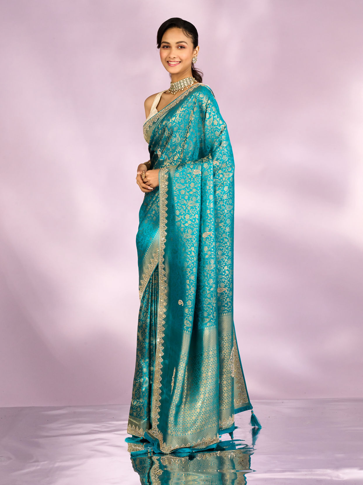 Mohey Women Emerald Enchantment Saree