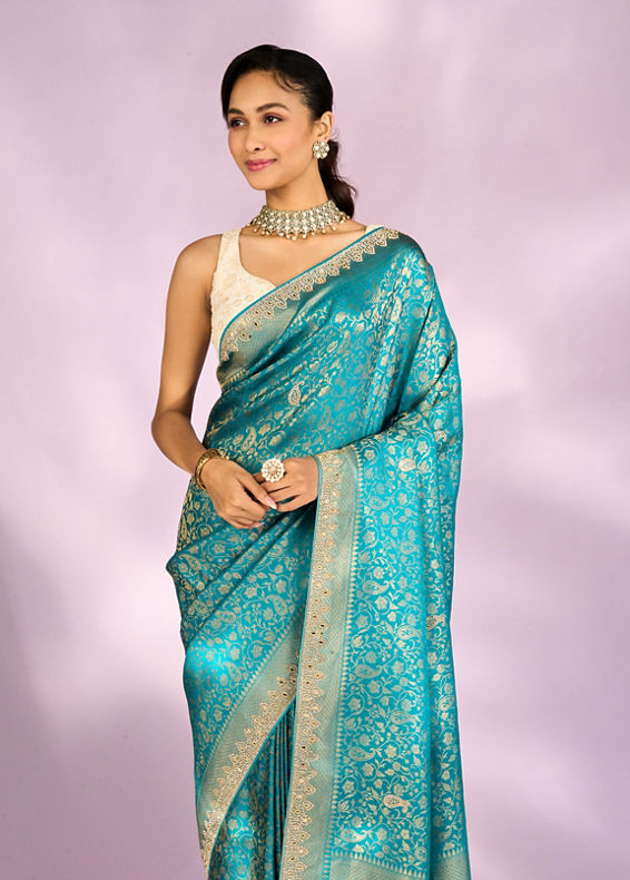 Mohey Women Emerald Enchantment Saree