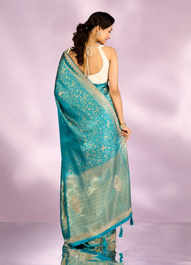 Mohey Women Emerald Enchantment Saree