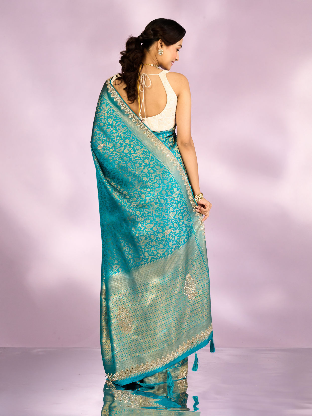 Mohey Women Emerald Enchantment Saree