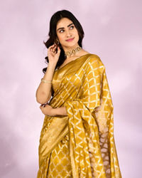 Mohey Women Yellow Art Silk Saree