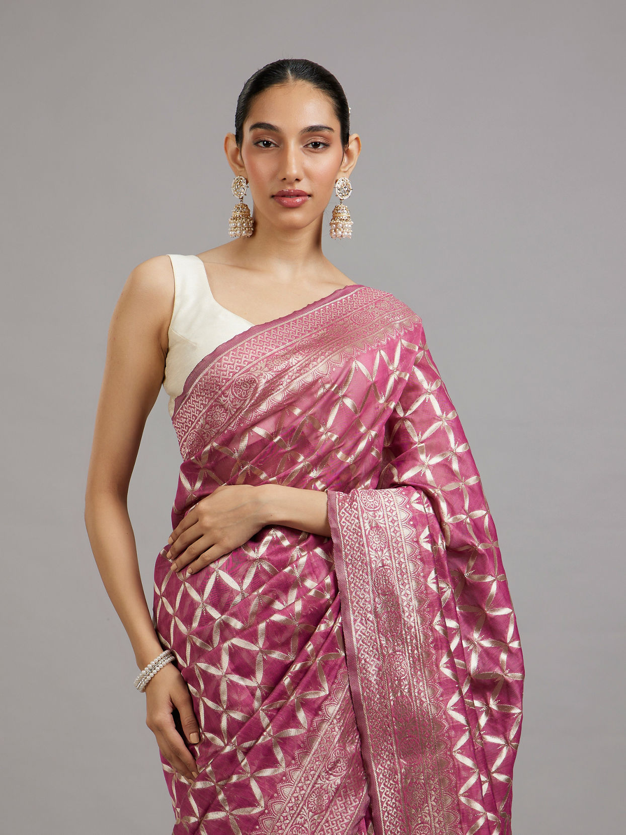 Mohey Women Purple Splendor Vibrant Saree
