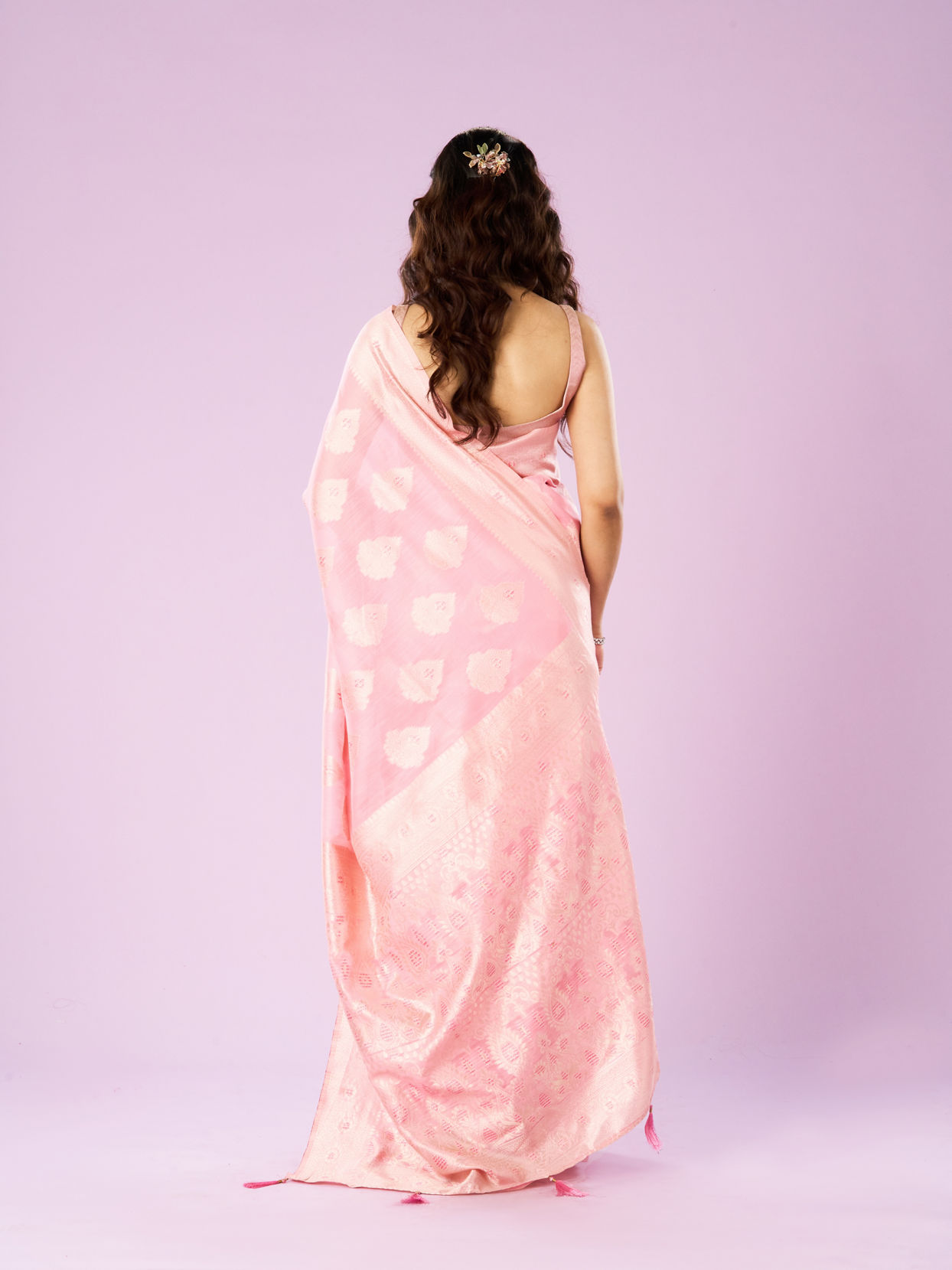 Mohey Women Pink Elegance Saree