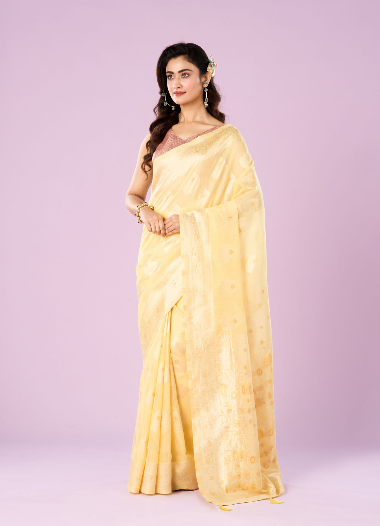 Mohey Women Glistening Light Yellow Saree
